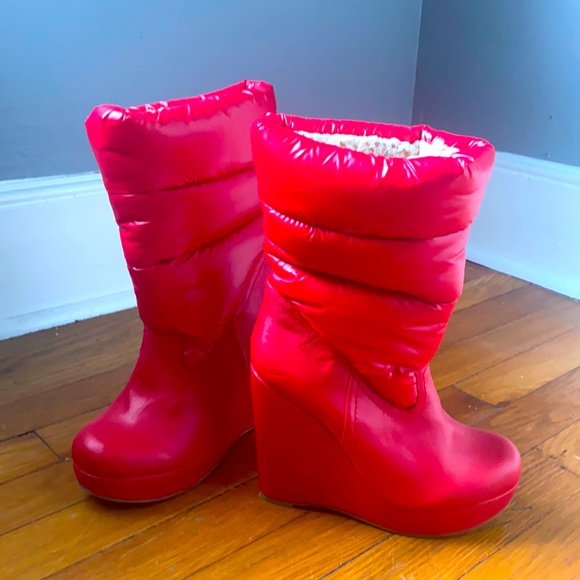 Red Kenzie puffer boots worn once size 6 - Picture 1 of 5